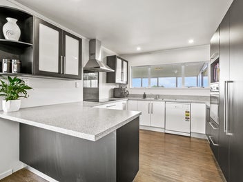 26 Heta Road, Highlands Park, New Plymouth