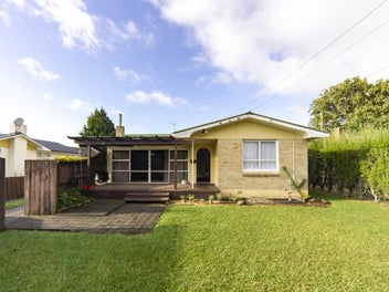 112 Masters Avenue, Silverdale, Hamilton