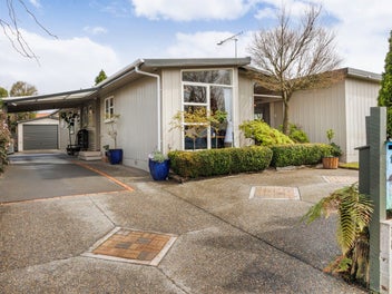 121 Ruamahanga Crescent, Terrace End, Palmerston North