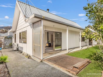 2/12 Arapiki Road, Stoke, Nelson