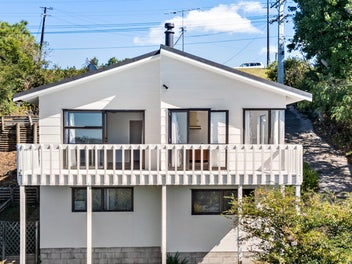 1/697 East Coast Road, Browns Bay, Auckland