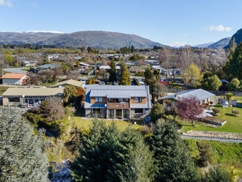 16 Lagoon Avenue, Albert Town, Wanaka