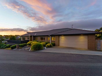 12 Simpson Crescent, Raumati Beach, Paraparaumu