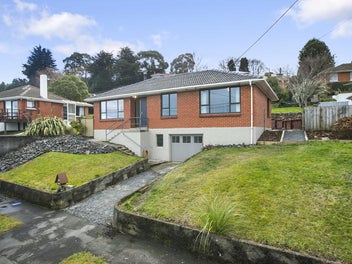 15 Waldron Crescent, Green Island, Dunedin