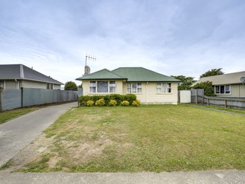 310 Lowe Street, Camberley, Hastings