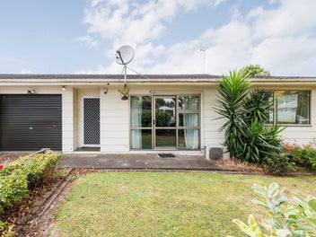 1B John F Kennedy Drive, Milson, Palmerston North