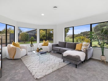 8 Morestead Avenue, Huntington Park, Auckland