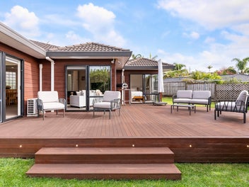 1/6 Carl Place, Unsworth Heights, Auckland