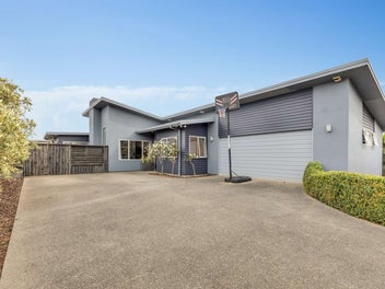 5 Chestnut Close, Kelvin Grove, Palmerston North