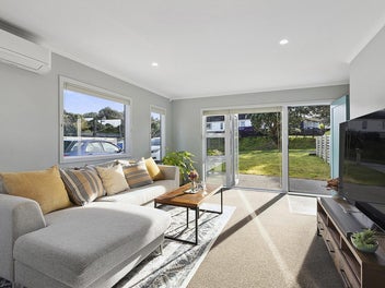 2/1 Murphy Place, Titahi Bay, Porirua