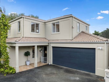 2/12 Belle Verde Drive, Sunnynook, Auckland