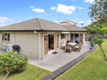 8 Tauranga Place, Orewa, Orewa