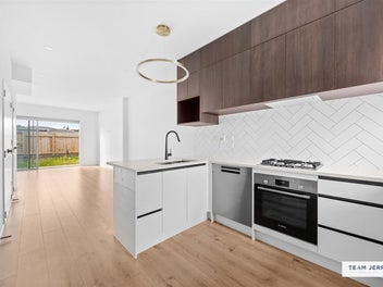 2/4 Ranier Street, Ellerslie, Auckland