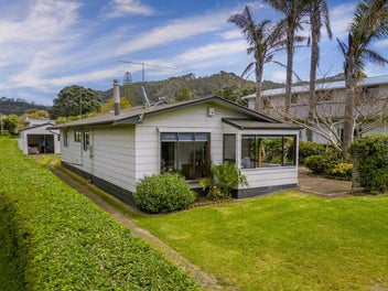 12 Harsant Avenue, Hahei, Whitianga