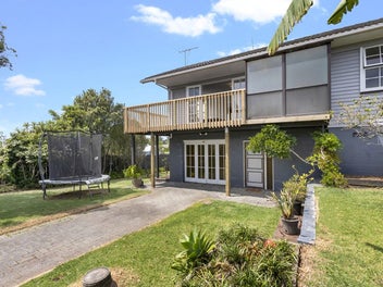 1/39 Butterworth Drive, Glendene, Auckland
