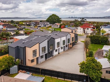 5/442 Old Te Atatu Road, Te Atatu Peninsula, Auckland