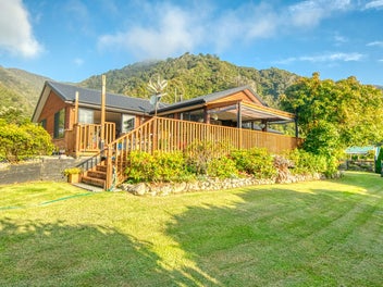 12A Cargill Road, Runanga