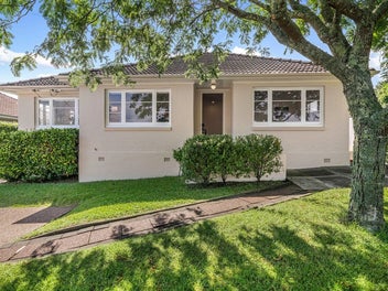 7 Temple Street, Meadowbank, Auckland