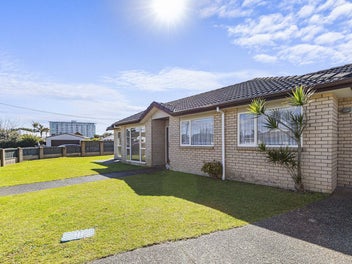 15 Pine Road, Orewa, Orewa