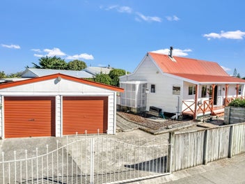 10 Taonui Street, Waitarere Beach, Levin