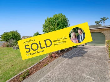 2/4 Eagle Place, Red Beach, Red Beach