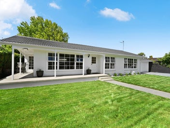 5 Grassy Downs Place, St Andrews, Hamilton
