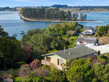 9 Giles Way, Tanners Point, Katikati