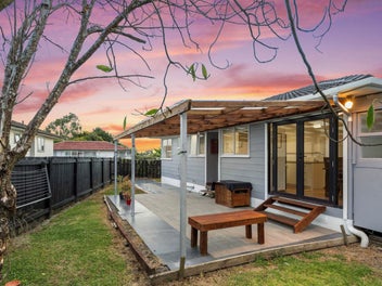 2/18 Komako Place, Papatoetoe, Auckland