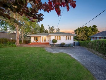 16 Eversleigh Road, Belmont, Auckland