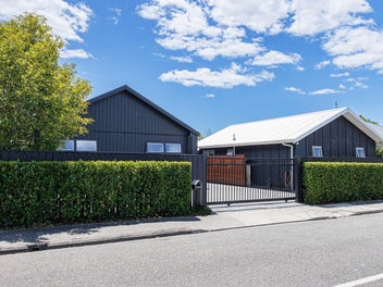 702 Oak Road, Akina, Hastings