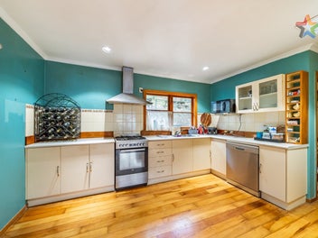 59 Coast Road, Wainuiomata, Lower Hutt