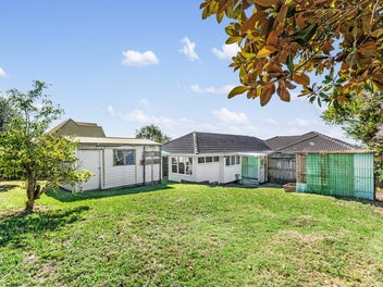 13A Rutherford Terrace, Meadowbank, Auckland
