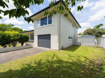 2 Squires Place, Awapuni, Palmerston North