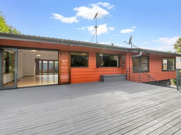 38 Valley View Road, Glenfield, Auckland