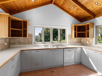 1175 South Head Road, Helensville