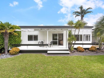 403A Ocean Road, Whangamata