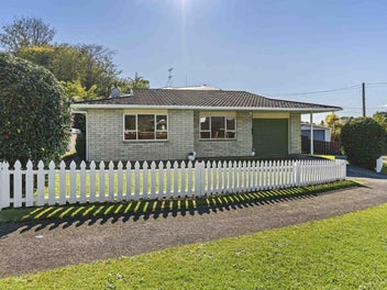 20 Kenmore Street, Westown, New Plymouth