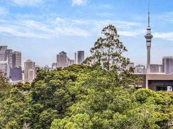 2/81 Birkenhead Avenue, Birkenhead, Auckland