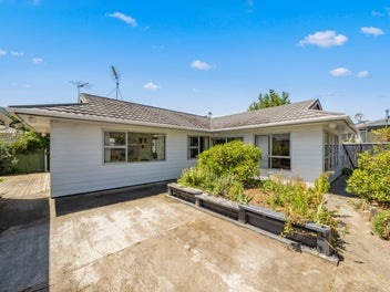 2/223 Stokes Valley Road, Stokes Valley, Lower Hutt