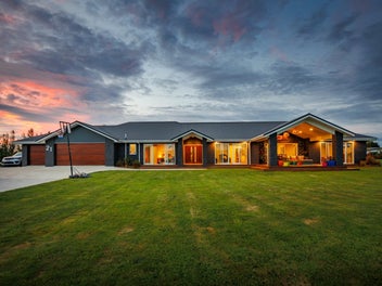 21 Loveston Lane, Kelvin Grove, Palmerston North