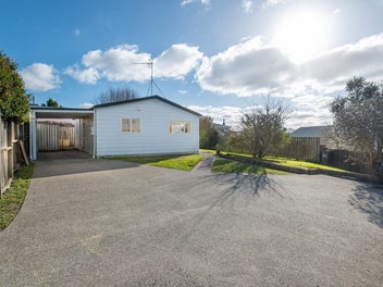 8A Fordham Street, Beach Haven, Auckland