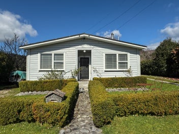 12 Aylmer Street, Ross, Ross