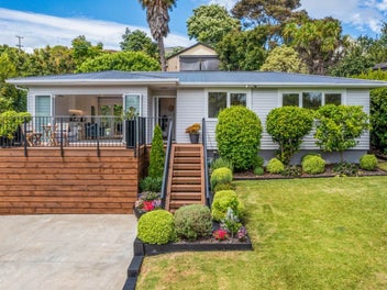 17 Coroglen Avenue, Birkenhead, Auckland