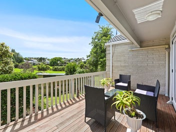 2/30 Curacao Place, Half Moon Bay, Auckland