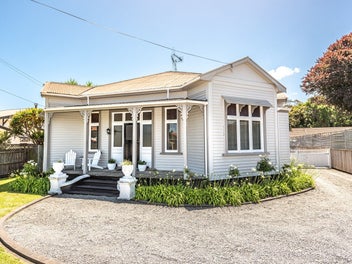 8 Saint Leonard Street, Saint Johns Hill, Whanganui