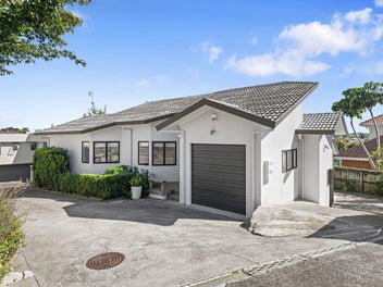 2/74 Simmental Crescent, Somerville, Manukau