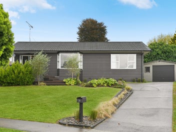 39 Sheridan Crescent, Leamington, Cambridge