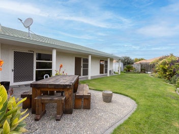 9 Knightsbridge Place, Taradale, Napier