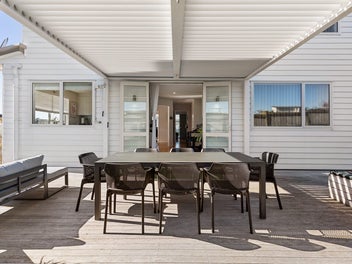 13 Thistle Close, Beachlands, Auckland