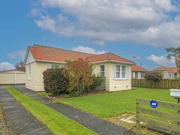 112 Savage Crescent, West End, Palmerston North